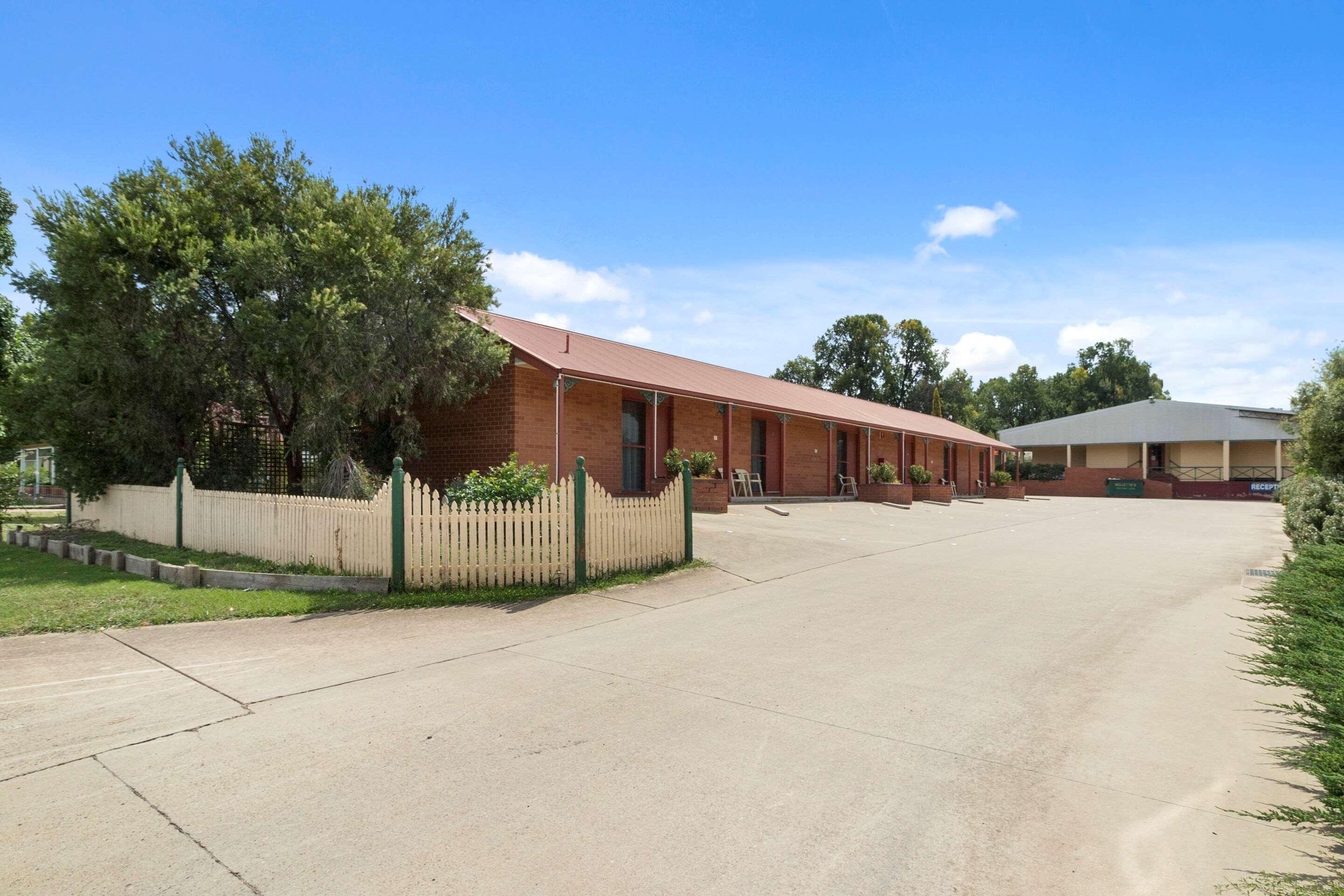 Comfort Inn Sovereign Gundagai Exterior photo